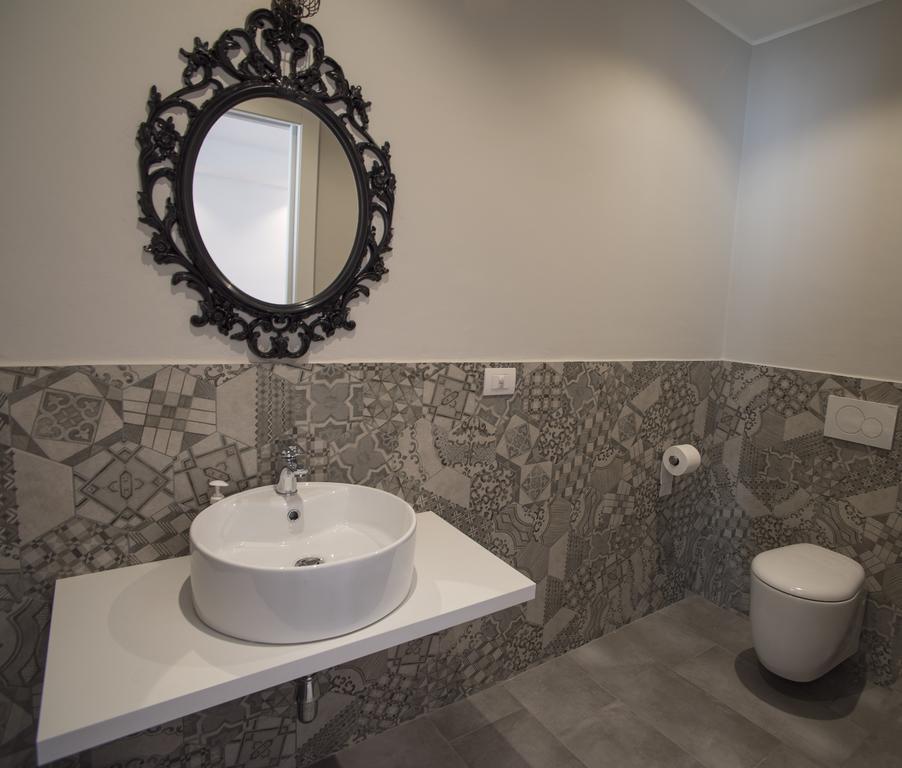 La Maison Extravagante Саронно Экстерьер фото